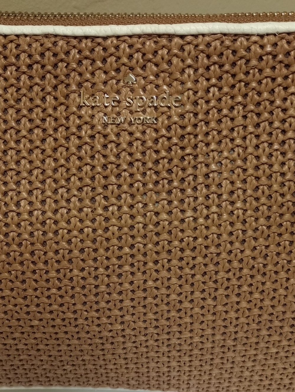 KATE SPADE TAN STRAW WICKER WOVEN CROSSBODY BAG WITH WHITE LEATHER ACCENTS - Picture 3 of 15